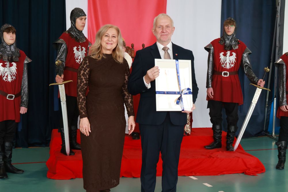 Zdjęcie przedstawia sekretarz powiatu i dyrektora PSP w Zwoleniu.